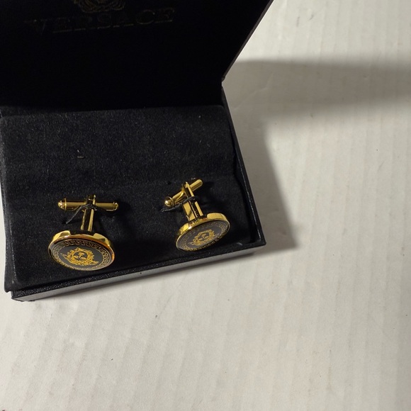 VERSACE ENAMEL MEDUSA CUFFLINKS - Picture 4 of 5